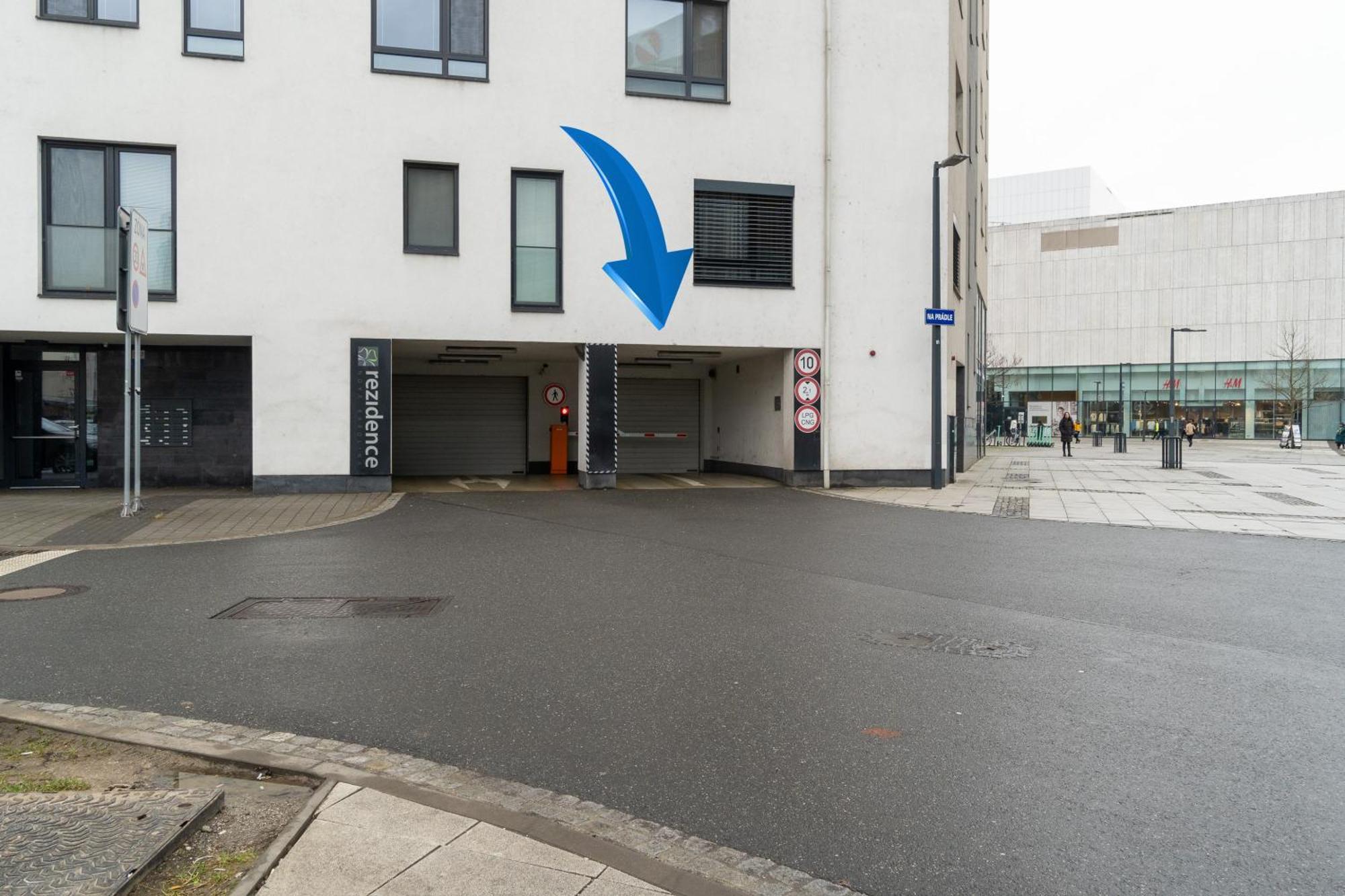 Bnb New Beautiful Apartment In The Center Of Ostrava With Option Garage Parking Εξωτερικό φωτογραφία