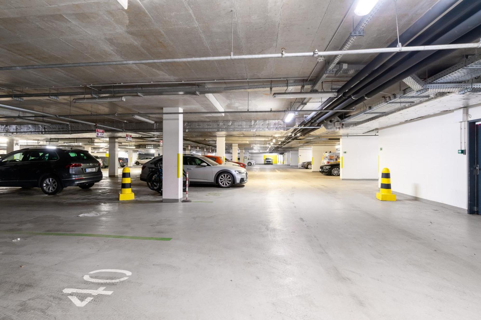 Bnb New Beautiful Apartment In The Center Of Ostrava With Option Garage Parking Εξωτερικό φωτογραφία