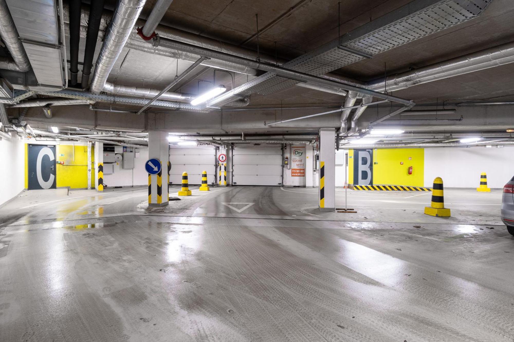 Bnb New Beautiful Apartment In The Center Of Ostrava With Option Garage Parking Εξωτερικό φωτογραφία
